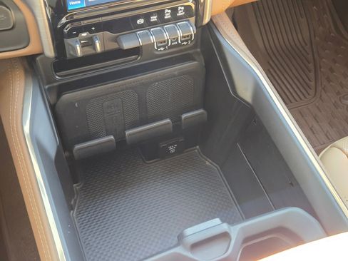 Used 2024 RAM 2500 Limited image 21