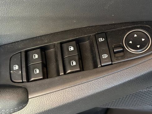 Used 2023 Kia Seltos S w/ Navigation Package AWD/4WD image 14