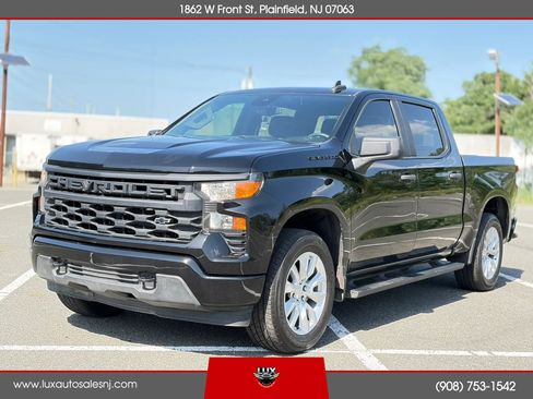 Used 2022 Chevrolet Silverado 1500 Custom RWD image 2