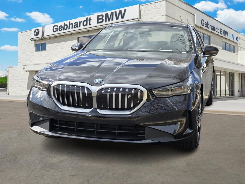 Certified 2026 BMW i5 eDrive40 AWD/4WD image 3