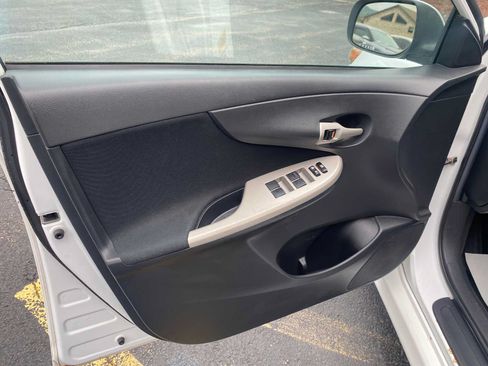 Used 2013 Toyota Corolla S w/ Premium Pkg FWD image 25