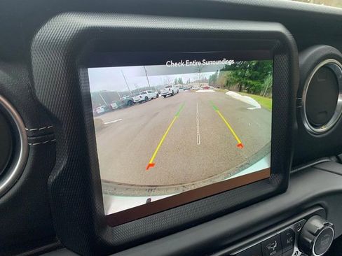 Used 2022 Jeep Wrangler Unlimited Sahara w/ LED Lighting Group image 26