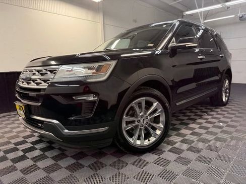 Used 2018 Ford Explorer Limited w/ Equipment Group 301A AWD/4WD image 3