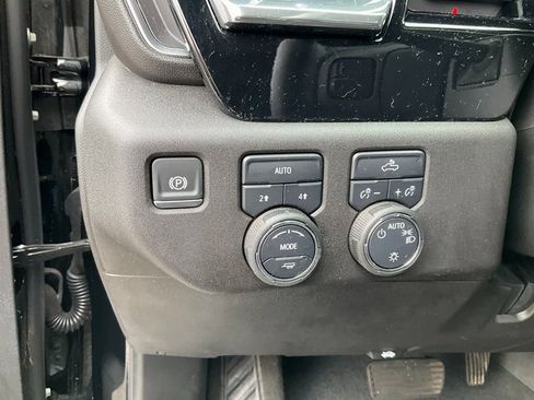 Used 2025 Chevrolet Silverado 1500 LT image 9