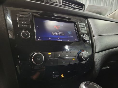 Used 2020 Nissan Rogue S FWD image 15