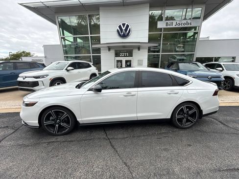 Used 2024 Honda Accord Sport image 3