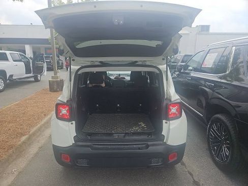 Used 2021 Jeep Renegade Sport w/ Sport Appearance Group AWD/4WD image 4