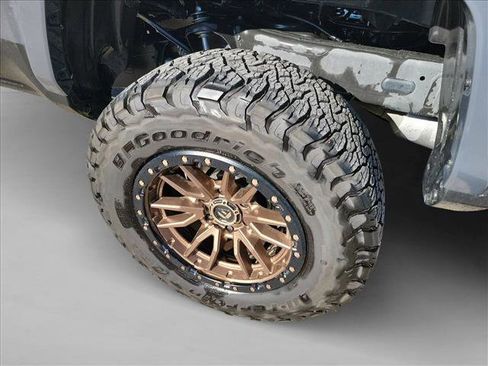 Used 2024 Toyota Tacoma TRD Sport w/ TRD Sport Upgrade Package image 12