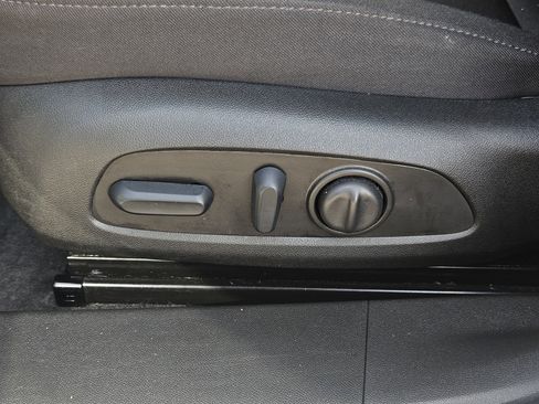 Used 2025 Chevrolet Malibu LT image 25