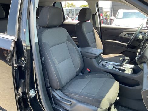 Used 2019 Chevrolet Traverse LT FWD image 20