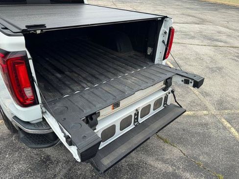 Used 2021 GMC Sierra 1500 SLT AWD/4WD image 17
