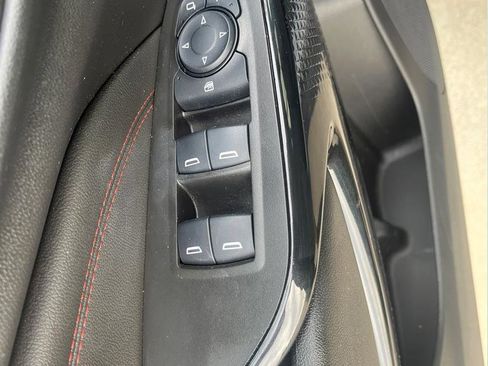 Used 2025 Chevrolet Trax RS w/ Driver Confidence Package image 28