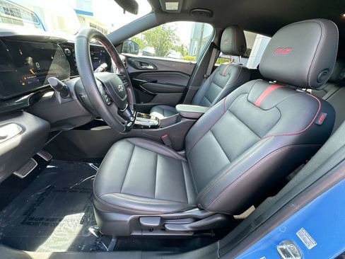 Certified 2024 Chevrolet Trax RS w/ Driver Confidence Package FWD image 19