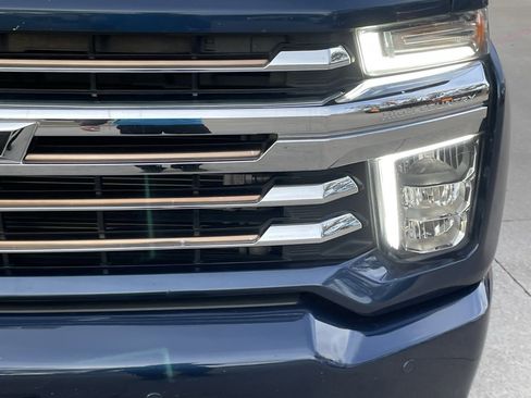 Used 2023 Chevrolet Silverado 2500 High Country image 7