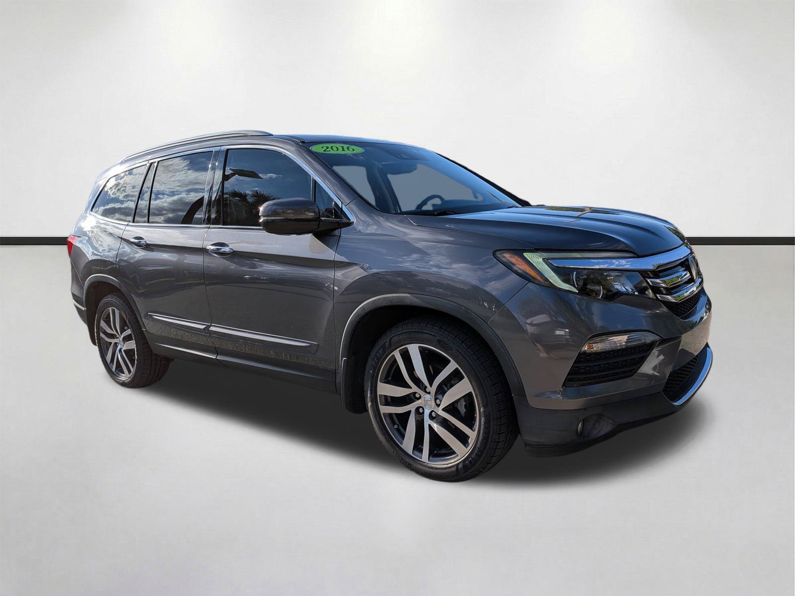 Used 2016 Honda Pilot Elite image 2