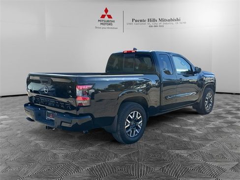 Used 2022 Nissan Frontier SV image 5