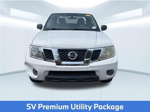 Used 2012 Nissan Frontier SV w/ SV Premium Utility Pkg RWD image 2