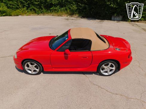 Used 2002 MAZDA MX-5 Miata LS image 11