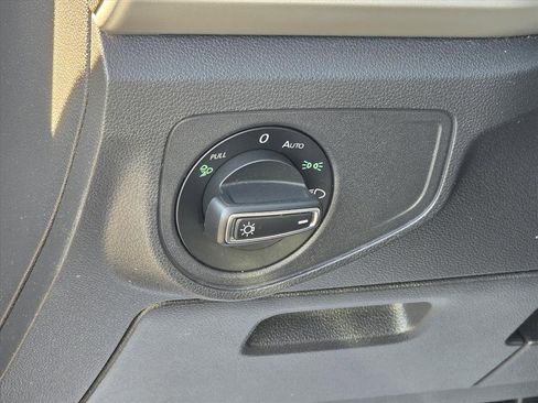 Used 2021 Volkswagen Atlas SE w/ Panoramic Sunroof Package image 9