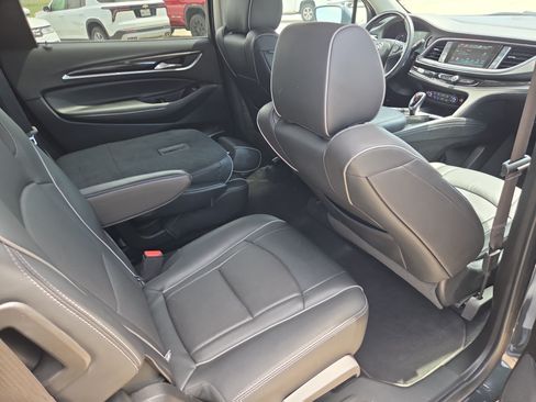 Used 2019 Buick Enclave Avenir w/ Avenir Technology Package FWD image 11
