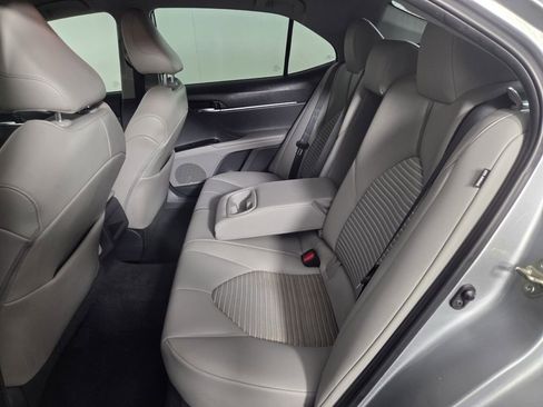 Used 2020 Toyota Camry SE w/ Convenience Package FWD image 23