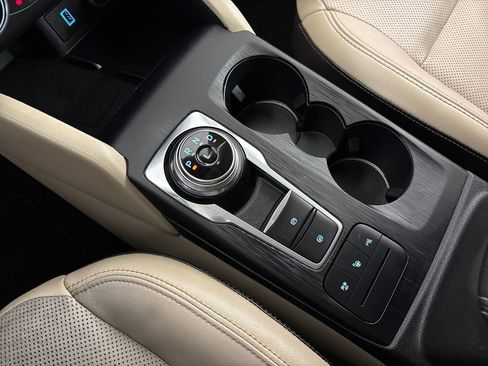 Certified 2020 Ford Escape Titanium FWD image 27