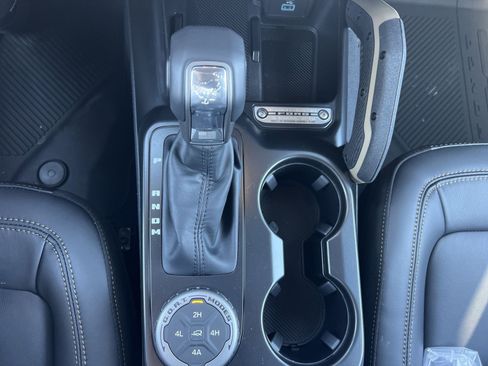 New 2025 Ford Bronco Badlands AWD/4WD image 30