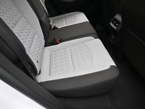 Used 2023 Chevrolet Equinox LS w/ Sport Edition image 34