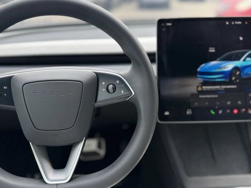 Used 2025 Tesla Model 3 Long Range RWD image 22