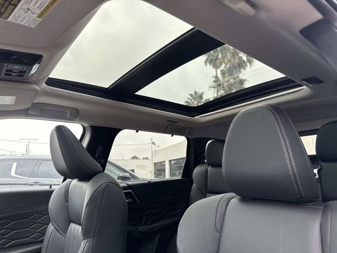 New 2025 Mitsubishi Outlander SEL image 18