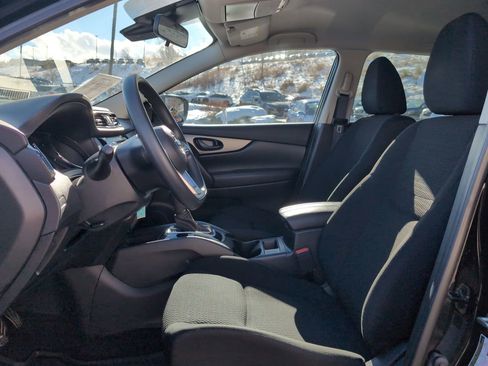 Used 2022 Nissan Rogue Sport S image 11