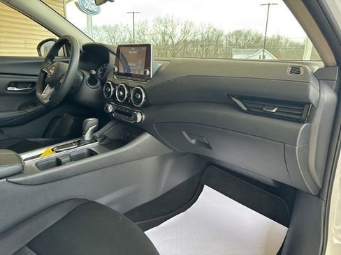 Used 2025 Nissan Sentra SV image 24