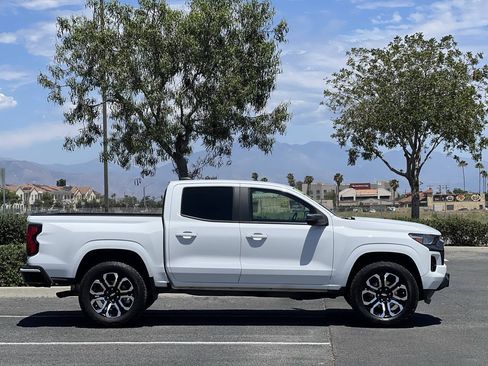 Used 2023 Chevrolet Colorado LT w/ LT Convenience Package RWD image 3