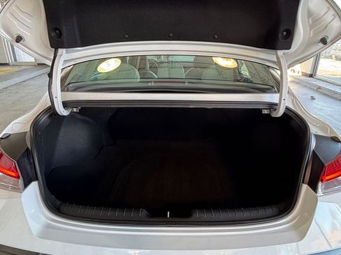 Used 2025 Hyundai Elantra Limited image 35