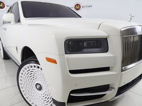 Used 2020 Rolls-Royce Cullinan image 24