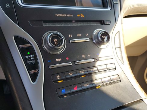 Certified 2019 Lincoln Nautilus Reserve image 24