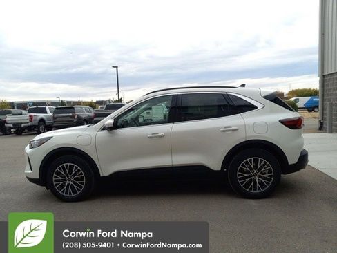 New 2025 Ford Escape SE w/ PHEV Premium Package FWD image 6