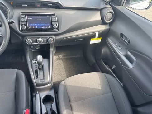 New 2025 Nissan Kicks Play S image 17
