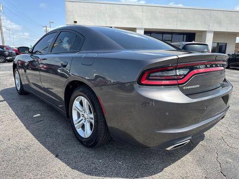 Used 2020 Dodge Charger SXT w/ Leather Interior Group RWD image 11