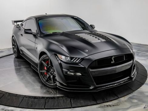 Used 2022 Ford Mustang Shelby GT500 w/ Carbon Fiber Track Pack RWD image 29