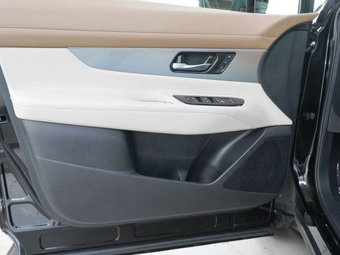 Used 2025 Nissan Murano Platinum AWD/4WD image 19