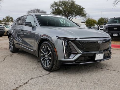 Used 2025 Cadillac Lyriq Sport image 6