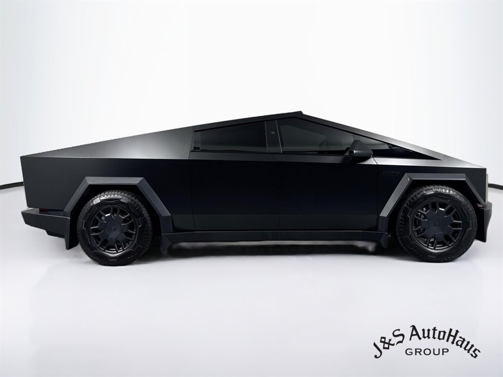 Used 2024 Tesla Cybertruck Cyberbeast AWD/4WD image 8