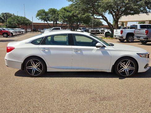 Used 2021 Honda Accord Touring image 5