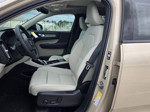 New 2026 Volvo XC40 B5 Plus AWD/4WD image 13