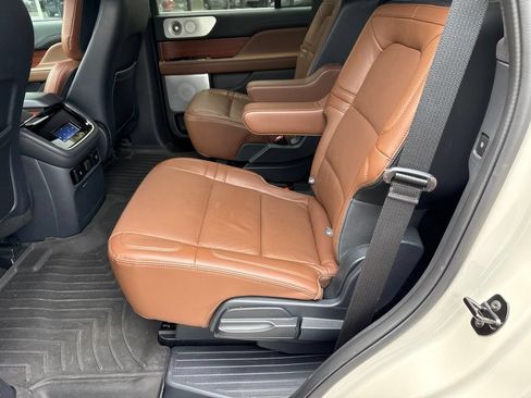 Used 2024 Lincoln Navigator Reserve AWD/4WD image 17