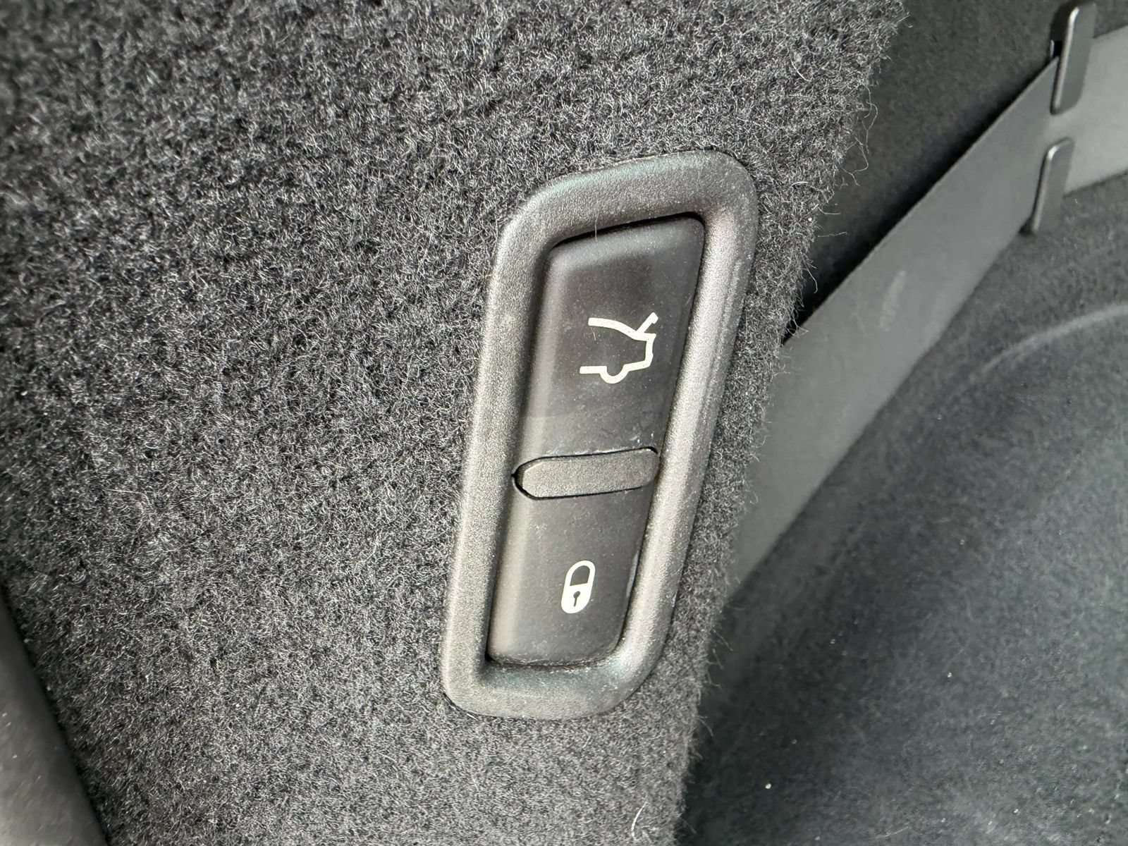 Used 2017 Maserati Levante S AWD/4WD image 32