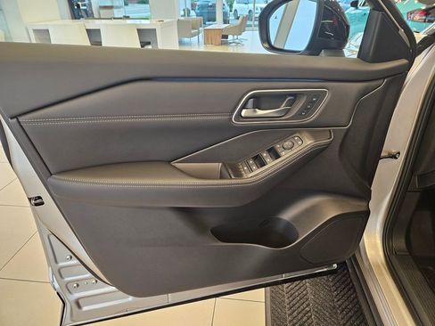 New 2026 Nissan Rogue Platinum image 13