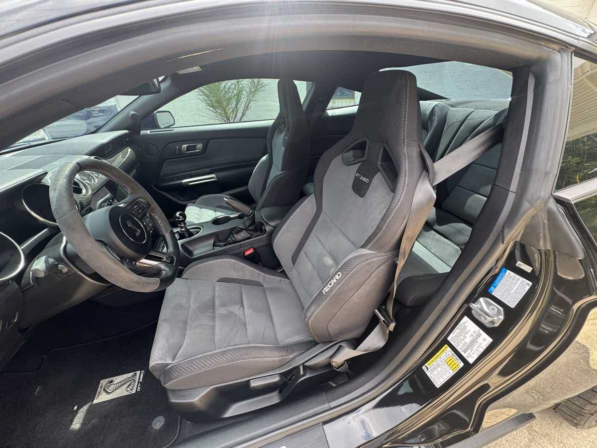 Used 2020 Ford Mustang Shelby GT350 w/ Technology Package RWD image 7