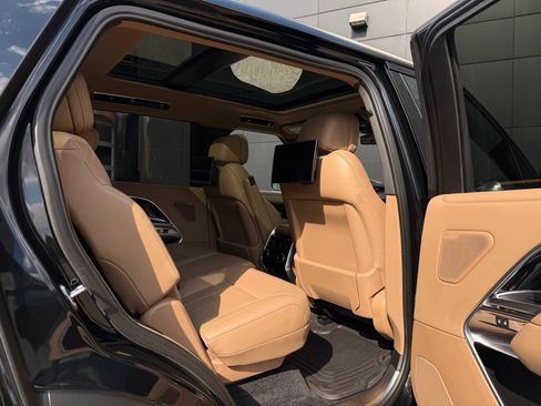 Used 2023 Land Rover Range Rover Long Wheelbase SE AWD/4WD image 23